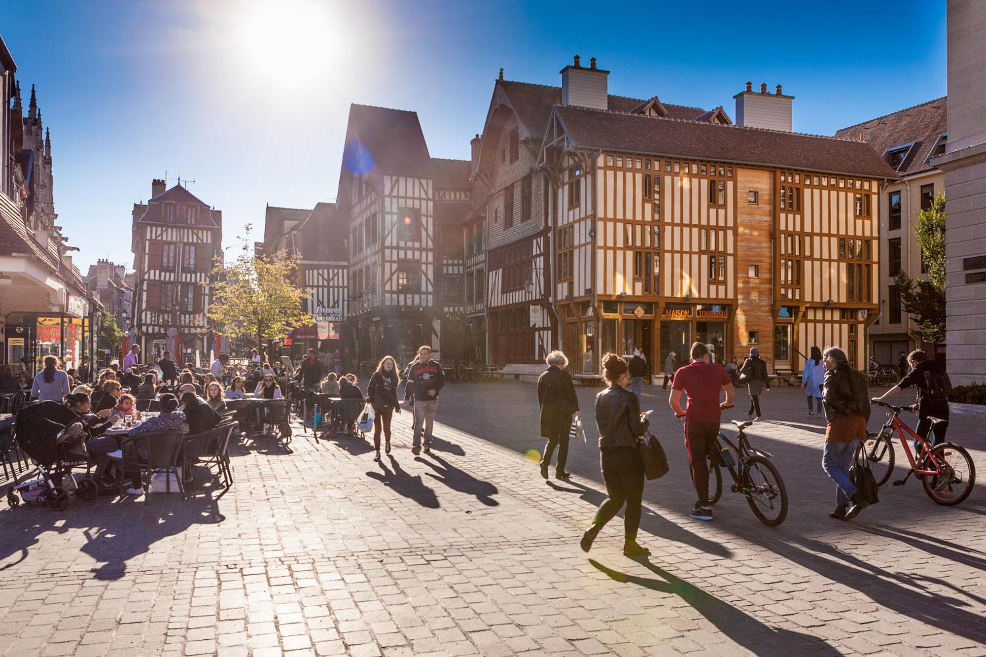La Flute Enchantee Troyes Exterior photo